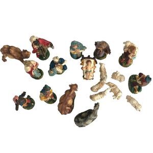 19 PIECE POSSIBLY ANTIQUE HAND PAINTED NATIVITY MADE IN ITALY